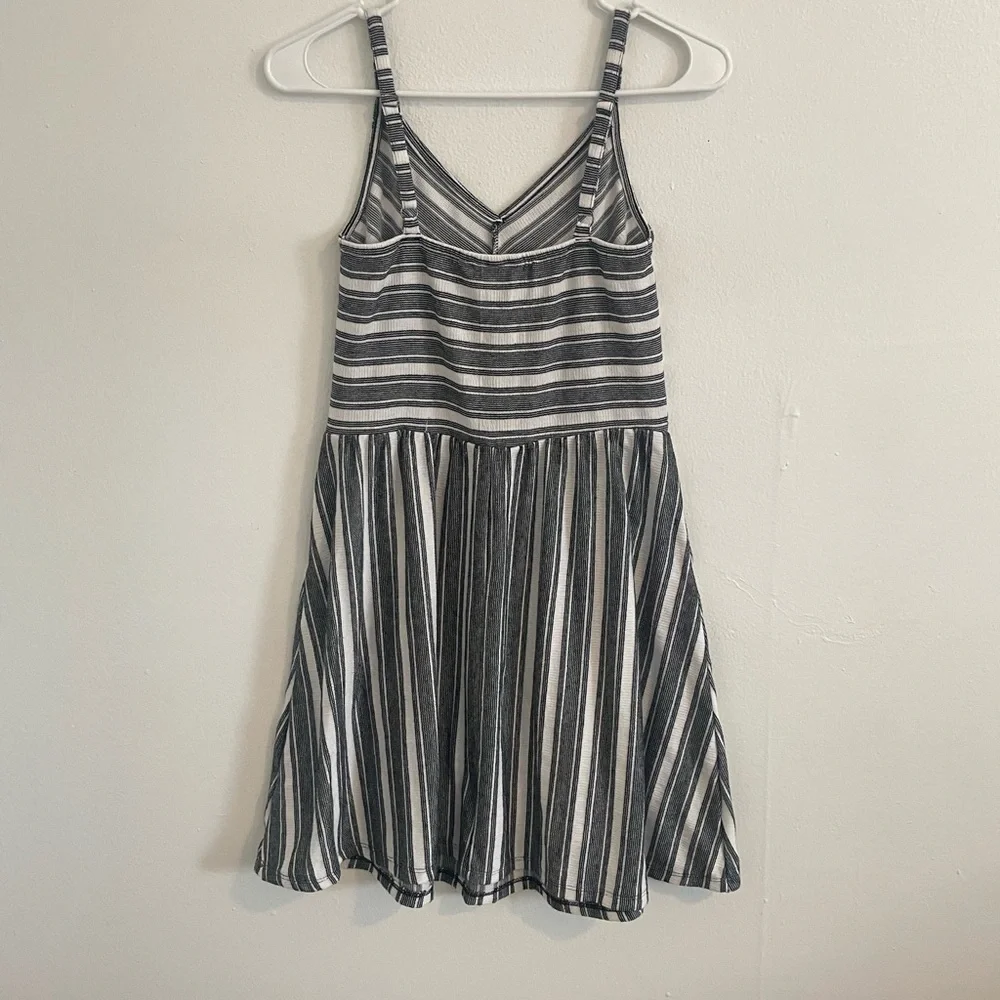 UNIVERSAL THREAD DRESS - Picture 2 of 3